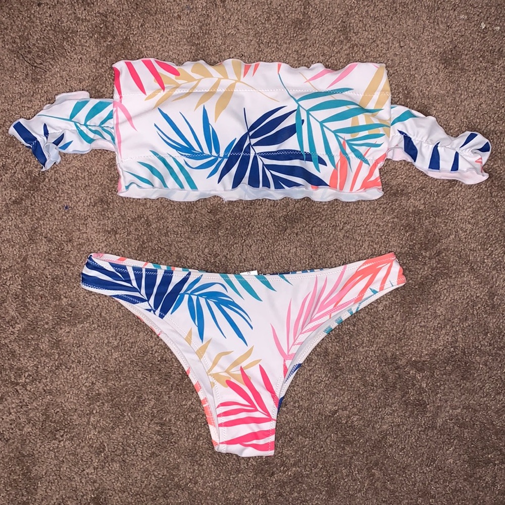 NWOT Two Piece Swimsuit